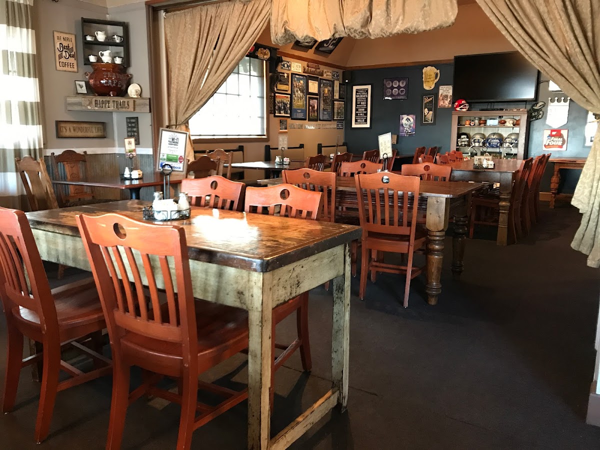 Trails Café